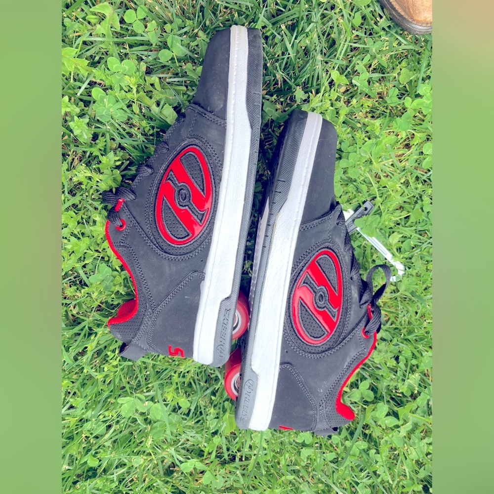 Size 9 Heelys